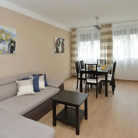 Apartman Deak